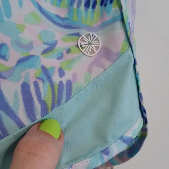 🐢HTF Lilly Pulitzer🐢 - Ocean Trail Short - Picture 5 of 15